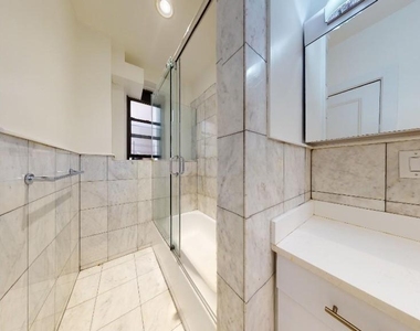 West 72nd Street - Photo Thumbnail 11