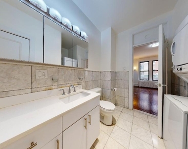 West 72nd Street - Photo Thumbnail 10