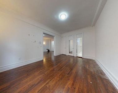 West 72nd Street - Photo Thumbnail 6