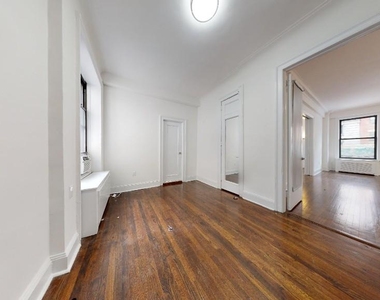 West 72nd Street - Photo Thumbnail 8