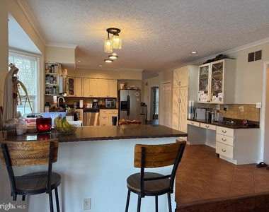 101 Tarks Lane - Photo Thumbnail 5