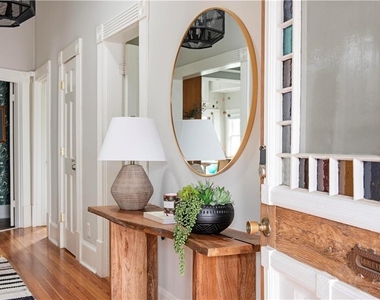 133 Estoria Street Se - Photo Thumbnail 5