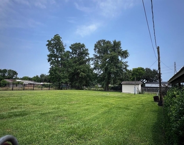 3405 King Street - Photo Thumbnail 2