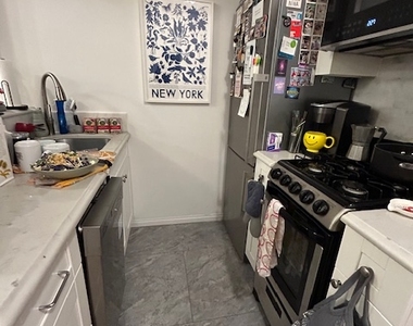 423 East 83rd Street - Photo Thumbnail 2