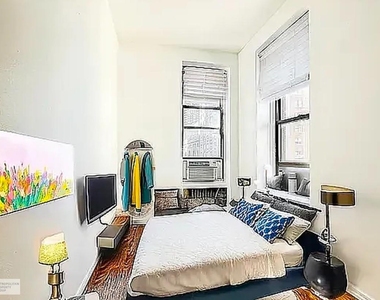 403 East 69th Street - Photo Thumbnail 2