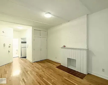 428 East 81st Street - Photo Thumbnail 2