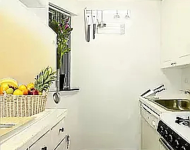 428 East 81st Street - Photo Thumbnail 1