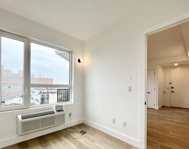 1042 President Street - Photo Thumbnail 2