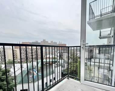 1042 President Street - Photo Thumbnail 14