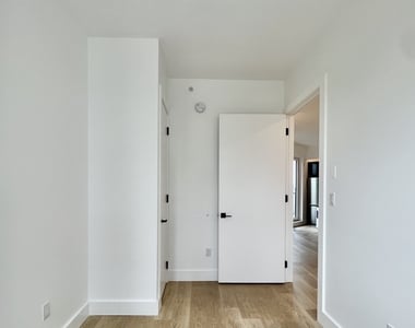 1042 President Street - Photo Thumbnail 11