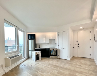 1042 President Street - Photo Thumbnail 6
