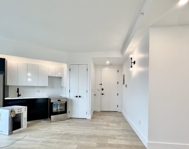 1042 President Street - Photo Thumbnail 8
