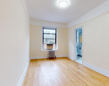 East 63rd Street - Photo Thumbnail 3