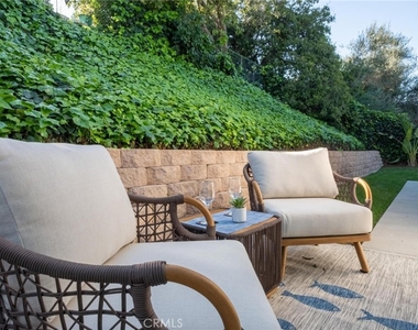 2217 Estribo Drive - Photo Thumbnail 24