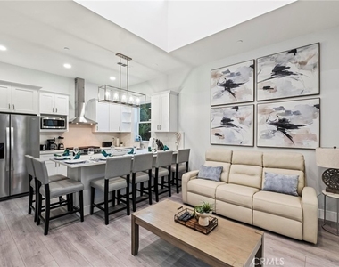 2217 Estribo Drive - Photo Thumbnail 20