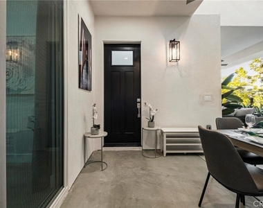 2217 Estribo Drive - Photo Thumbnail 14