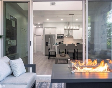 2217 Estribo Drive - Photo Thumbnail 5