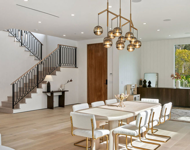 211 Veteran Avenue - Photo Thumbnail 11