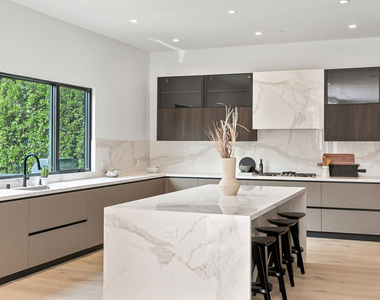 211 Veteran Avenue - Photo Thumbnail 22