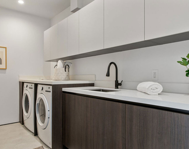 211 Veteran Avenue - Photo Thumbnail 45