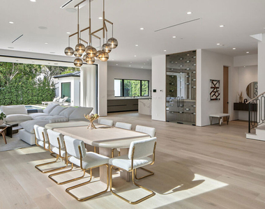 211 Veteran Avenue - Photo Thumbnail 14