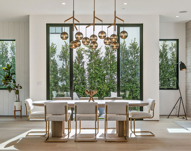211 Veteran Avenue - Photo Thumbnail 9