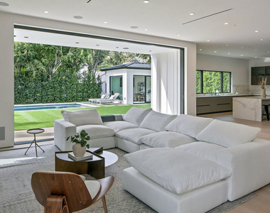 211 Veteran Avenue - Photo Thumbnail 20