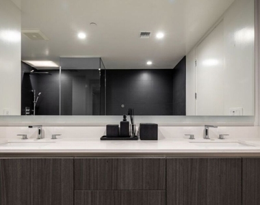 724 N Croft Avenue - Photo Thumbnail 15