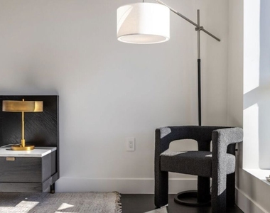 724 N Croft Avenue - Photo Thumbnail 18