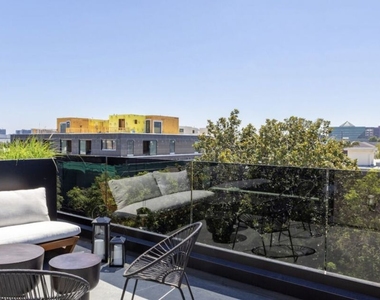 724 N Croft Avenue - Photo Thumbnail 16