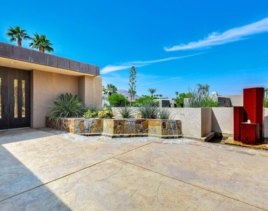 73115 Crosby Lane - Photo Thumbnail 6