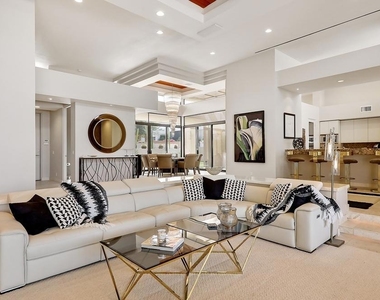 73115 Crosby Lane - Photo Thumbnail 13