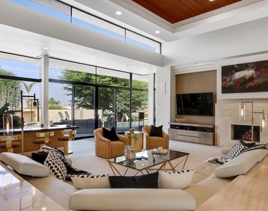 73115 Crosby Lane - Photo Thumbnail 14