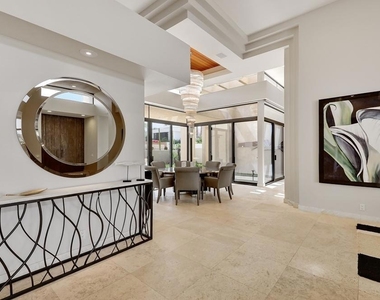 73115 Crosby Lane - Photo Thumbnail 9