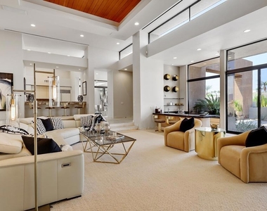 73115 Crosby Lane - Photo Thumbnail 16