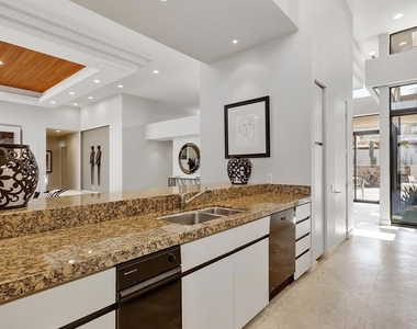 73115 Crosby Lane - Photo Thumbnail 17