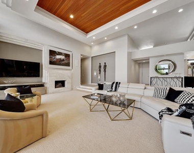 73115 Crosby Lane - Photo Thumbnail 12