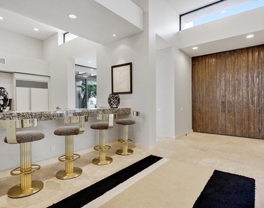73115 Crosby Lane - Photo Thumbnail 8