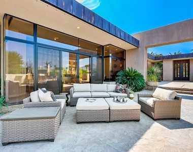 73115 Crosby Lane - Photo Thumbnail 7