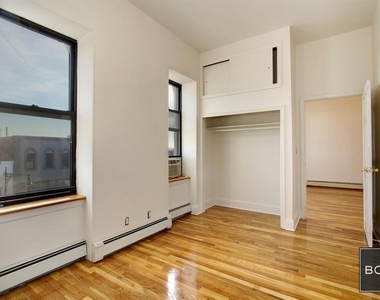Steinway Street - Photo Thumbnail 2