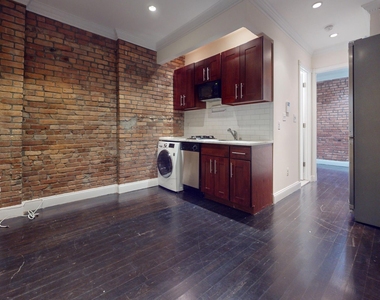 East 9th Street - Photo Thumbnail 4