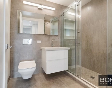 11-07 Welling Court - Photo Thumbnail 5