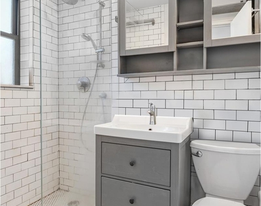 50 E 8th St - Photo Thumbnail 7