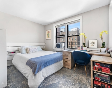50 E 8th St - Photo Thumbnail 6