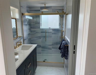 7 Atlantic Avenue - Photo Thumbnail 5