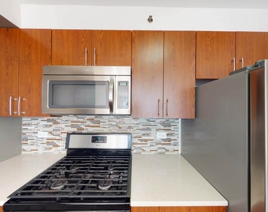 120 W. 21st - Photo Thumbnail 3
