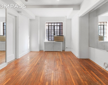 5 Tudor City Place - Photo Thumbnail 1