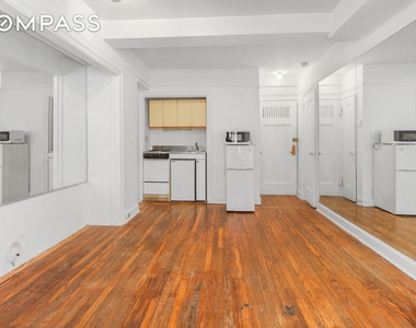 5 Tudor City Place - Photo Thumbnail 2