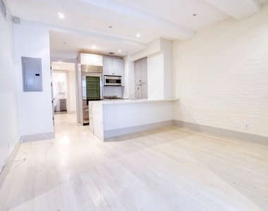 43 W 27th Street - Photo Thumbnail 2