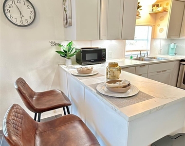10603 Thomaswood Ln - Photo Thumbnail 15